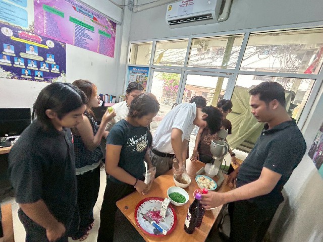 กิจกรรม ทำขนมหวาน ลอดช่องน้ำแข็งใส